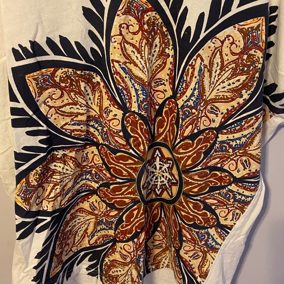 Hand Crafted Tee - Flower Design - Picture 2 of 5